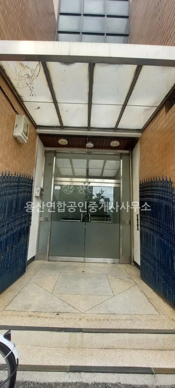 청파동2가 상가 월세 25평 1,200만 / 75만