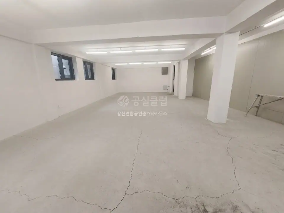 용산동2가 상가 월세 21.7평 5,000만 / 240만